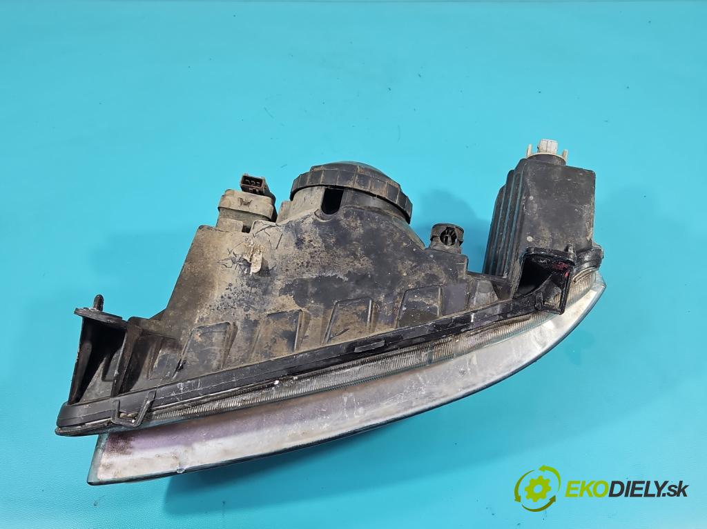 Peugeot 106 1.1 60 HP manual 44 kW 1124 cm3 3- Reflektor: pravý  (Svetlo predné pravé)