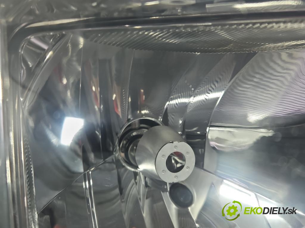 Vw Transporter T5 2003-2015 1.9 tdi 105 HP manual 77 kW 1896 cm3 5- Reflektor: pravý  (Svetlo predné pravé)