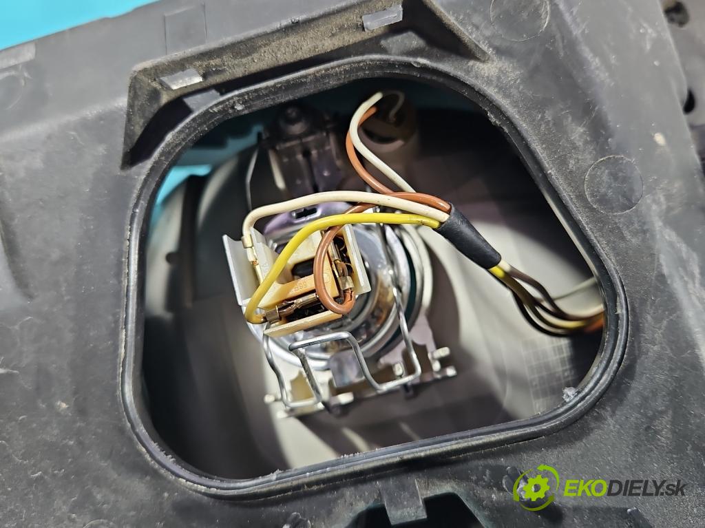 Vw Transporter T5 2003-2015 1.9 tdi 105 HP manual 77 kW 1896 cm3 5- Reflektor: pravý  (Svetlo predné pravé)