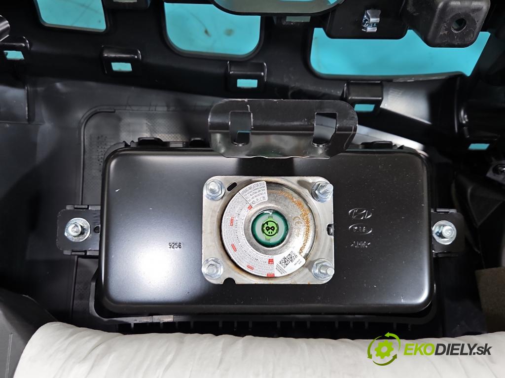 Hyundai Kona I 2017-2023 1.0 120 HP manual 88,3 kW 998 cm3 5- kokpit,pristrojová doska rozdeľovacia