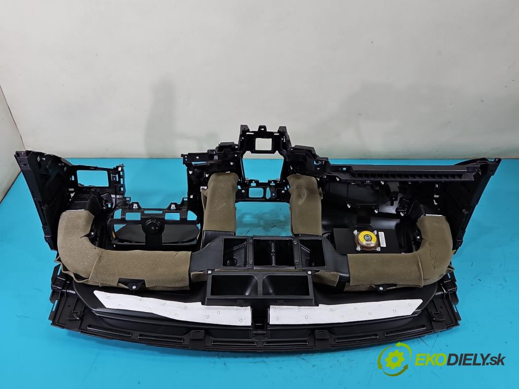 Hyundai Elantra V 2010-2016 1.6 GDI 132 HP manual 97 kW 1591 cm3 4- kokpit,pristrojová doska rozdeľovacia