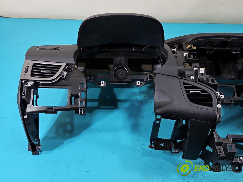 Hyundai Elantra V 2010-2016 1.6 GDI 132 HP manual 97 kW 1591 cm3 4- kokpit,pristrojová doska rozdeľovacia