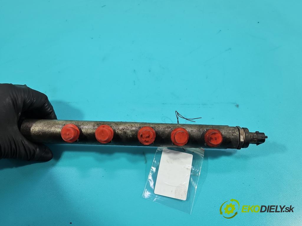 Fiat Punto Grande 1.9 jtd 131 HP manual 96 kW 1910 cm3 3- lišta vstrekovacia 0445214095 (Vstrekovacia lišta)