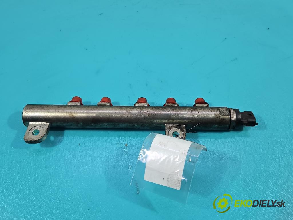 Fiat Punto Grande 1.9 jtd 131 HP manual 96 kW 1910 cm3 3- lišta vstrekovacia 0445214095 (Vstrekovacia lišta)