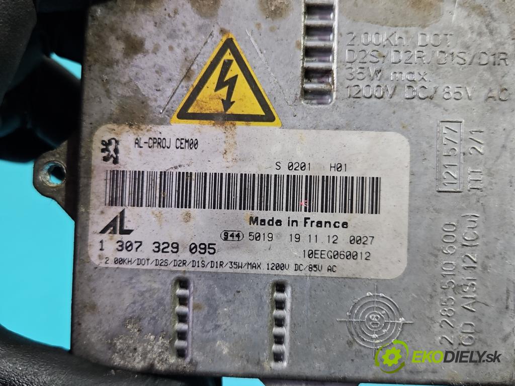 Peugeot 407 2.0 hdi 136 HP manual 100 kW 1997 cm3 4- střídač: xenon 1307329095 (Riadiaca jednotka xenónu)