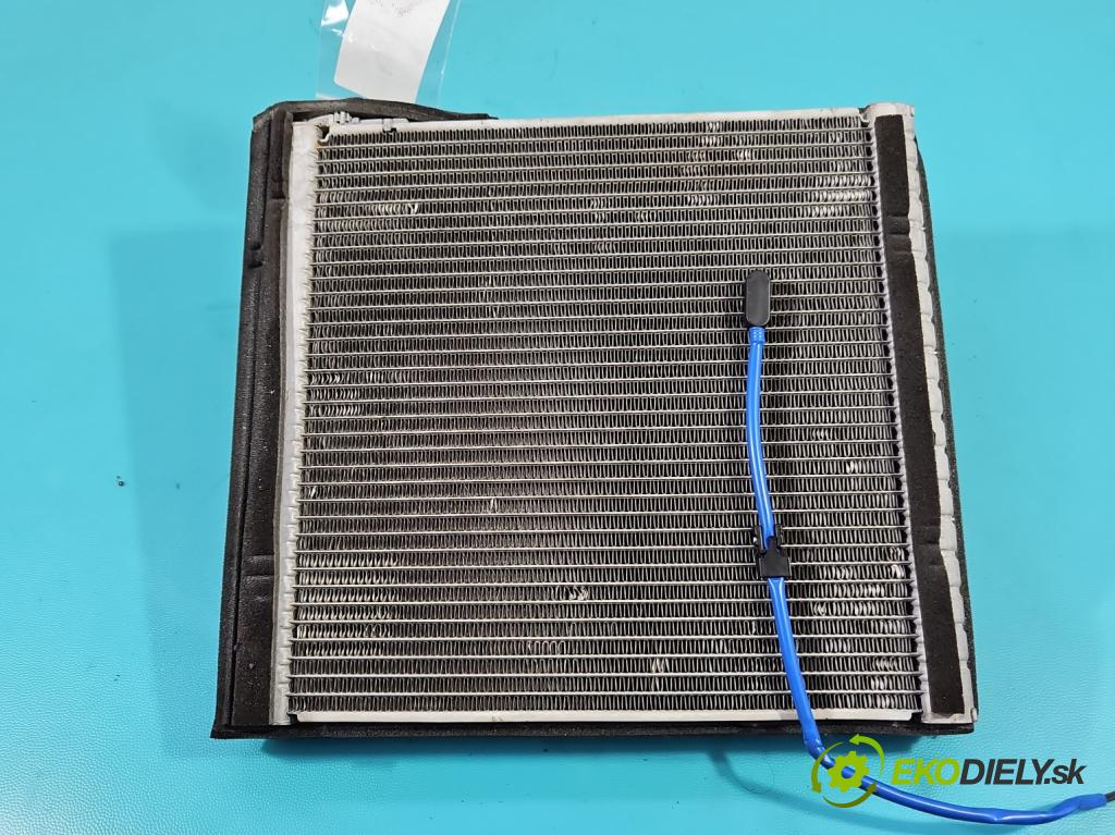 Toyota Corolla E21 2019- 1.8 16V 98 hp automatic 72 kW 1798 cm3 4- radiátor 447500-5940 (Radiátory topení)