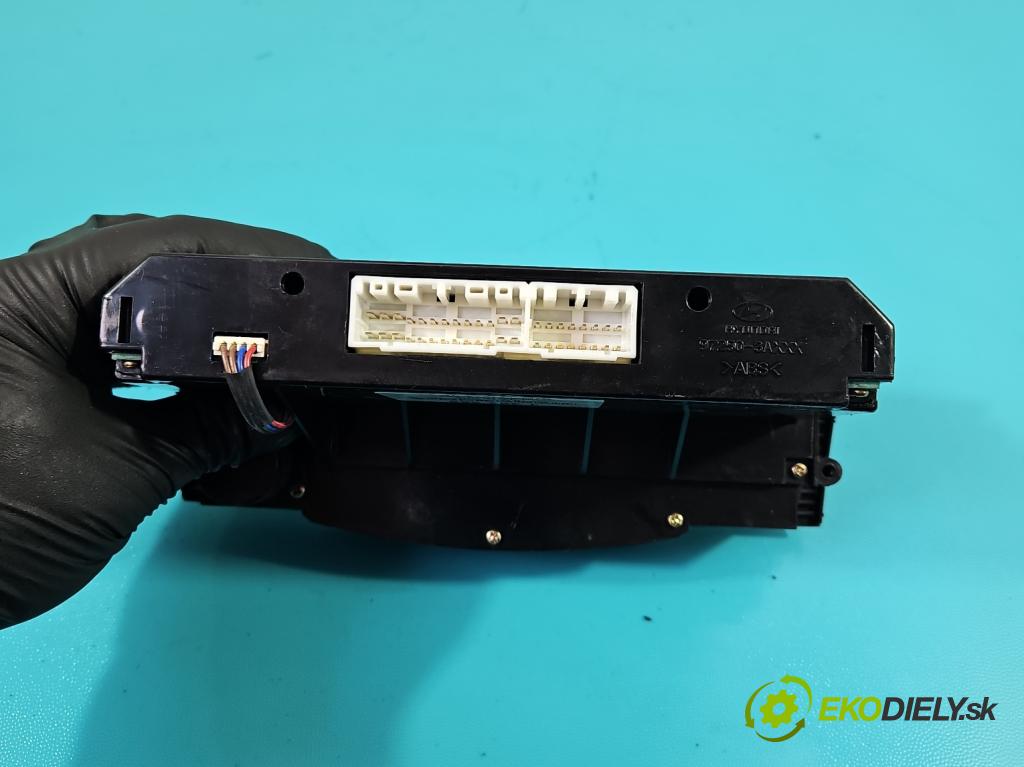 Hyundai Trajet 2.0 16V 136 HP manual 100 kW 1997 cm3 5- panel kúrenia 97250-3AXXX