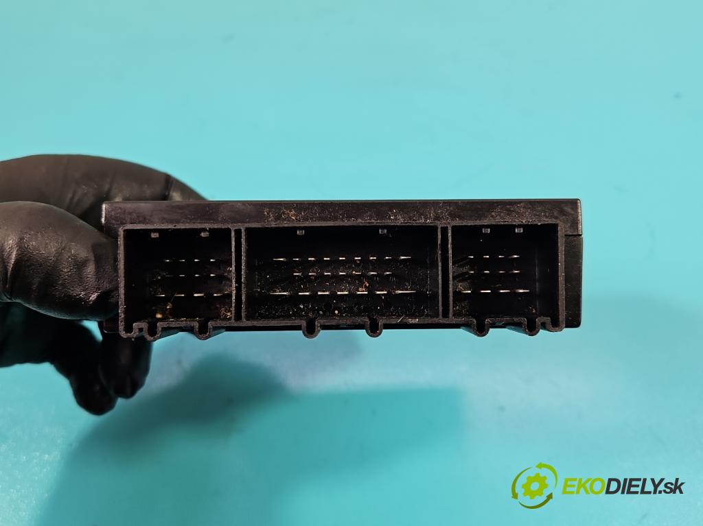 Vw Transporter T5 2003-2015 1.9 tdi 105 HP manual 77 kW 1896 cm3 5- riadiaca jednotka komfortu 7H0959433B