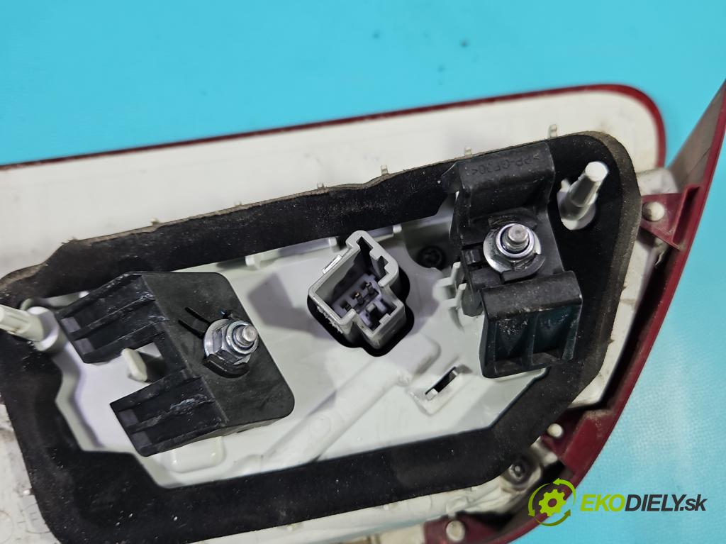 Jaguar XE X760 2015-2024 2.0d 179KM automatic 132 kW 1999 cm3 4- světlo zadní pravé  (Klika dveří ostatní)