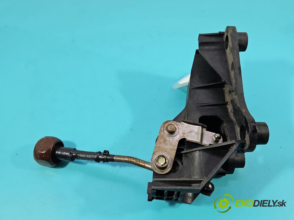 Peugeot 307 1.6 16V 109 HP manual 80 kW 1587 cm3 5- Páka: Změny: stupeň,rýchlosť 9646866780 (Rýchlostná páka (kulisa))