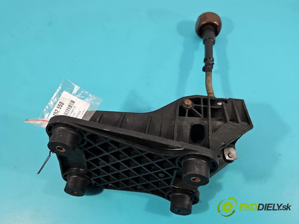 Peugeot 307 1.6 16V 109 HP manual 80 kW 1587 cm3 5- Páka: Změny: stupeň,rýchlosť 9646866780 (Rýchlostná páka (kulisa))