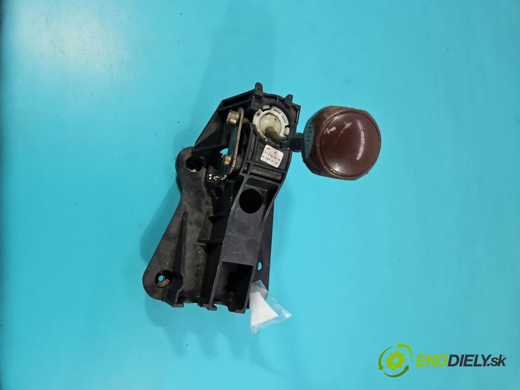 Peugeot 307 1.6 16V 109 HP manual 80 kW 1587 cm3 5- Páka: Změny: stupeň,rýchlosť 9646866780 (Rýchlostná páka (kulisa))