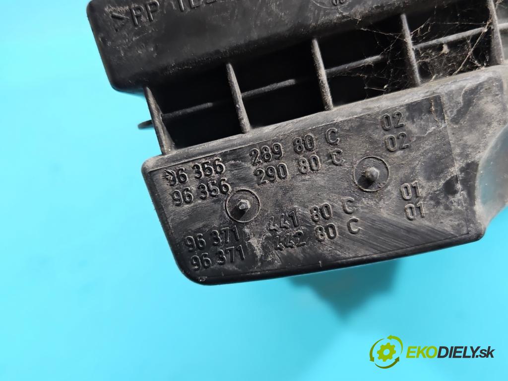 Peugeot 307 1.6 16V 109 HP manual 80 kW 1587 cm3 5- obal filtra vzduchu 9635628980 (Obal filtra vzduchu)