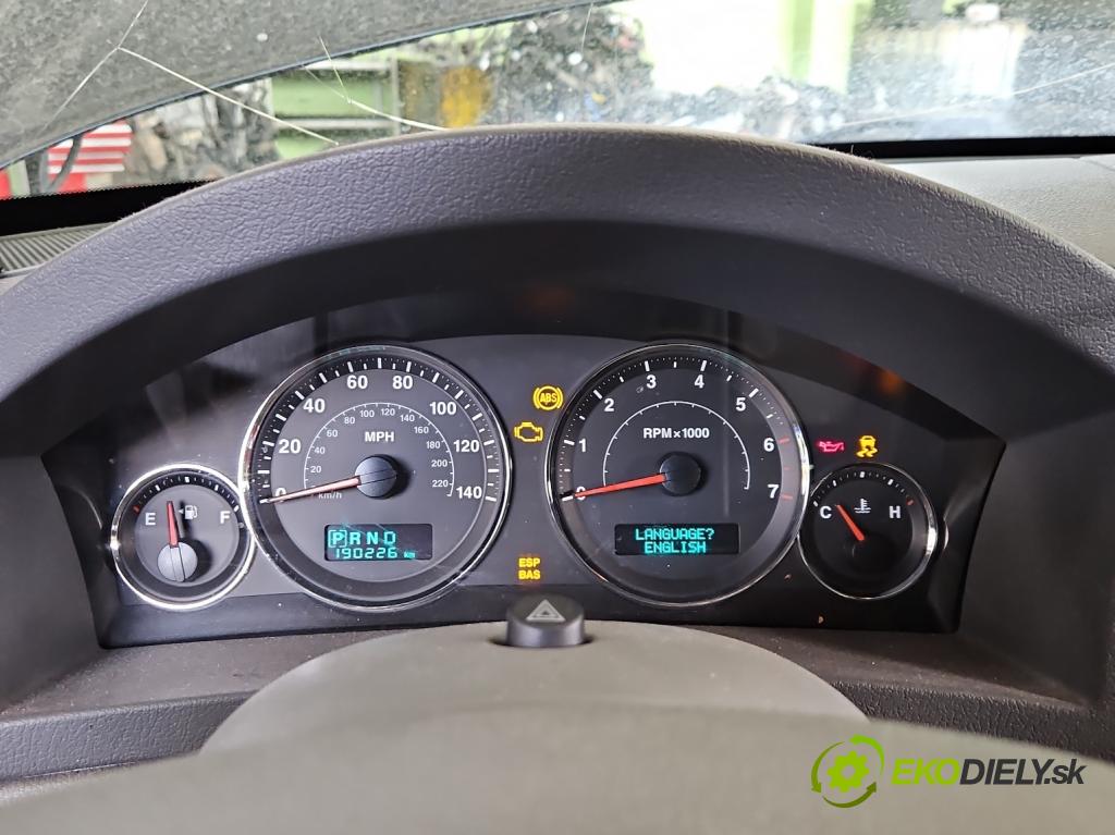 Jeep Grand cherokee WK 2004-2010 3.7 V6 211KM automatic 155 kW 3701 cm3 5- Přístrojová deska 05172329AC (Přístrojové desky, displeje)