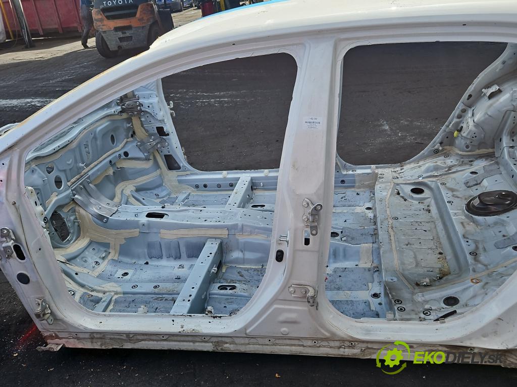 Toyota Corolla E21 2019- 1.8 16V 98 HP automatic 72 kW 1798 cm3 4- Práh: ľavý  (Karoséria ostatné)