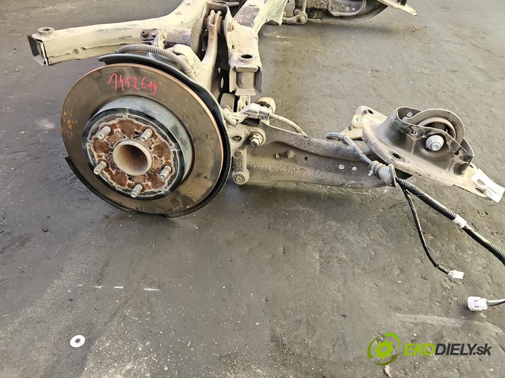 Toyota Corolla E21 2019- 1.8 16V 98 hp automatic 72 kW 1798 cm3 4- zadní výztuha  (Výztuhy zadní)