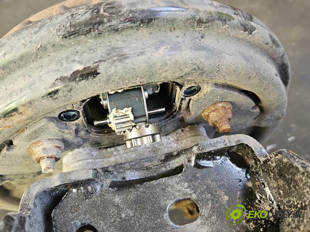 Dacia Sandero III 2020- 1.0 Tce 91KM manual 67 kW 999 cm3 5- zadní výztuha 555019781R (Výztuhy zadní)