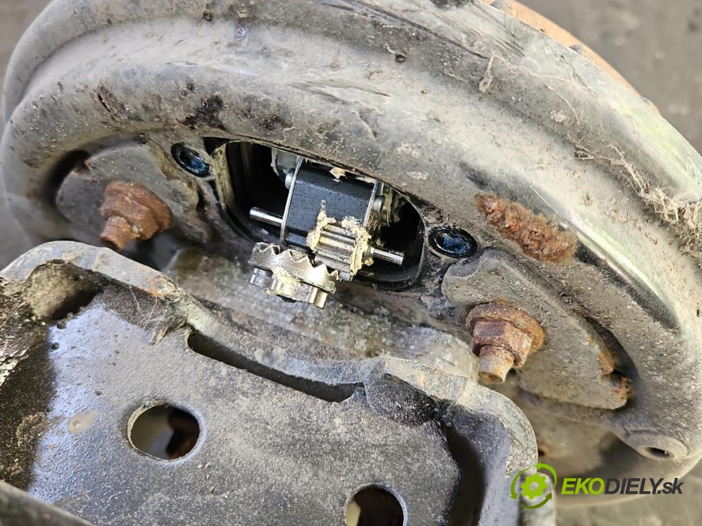 Dacia Sandero III 2020- 1.0 Tce 91KM manual 67 kW 999 cm3 5- zadní výztuha 555019781R (Výztuhy zadní)