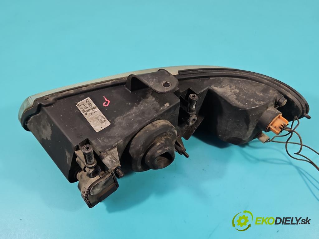 Chrysler Voyager III 1995-2000 3.3 V6 158 HP automatic 116 kW 3301 cm3 5- Reflektor: pravý 04576312AD (Svetlo predné pravé)