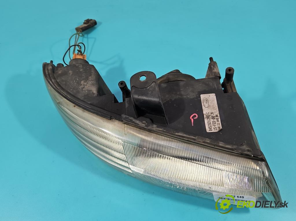 Chrysler Voyager III 1995-2000 3.3 V6 158 HP automatic 116 kW 3301 cm3 5- Reflektor: pravý 04576312AD (Svetlo predné pravé)