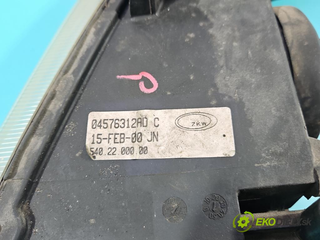 Chrysler Voyager III 1995-2000 3.3 V6 158 HP automatic 116 kW 3301 cm3 5- Reflektor: pravý 04576312AD (Svetlo predné pravé)