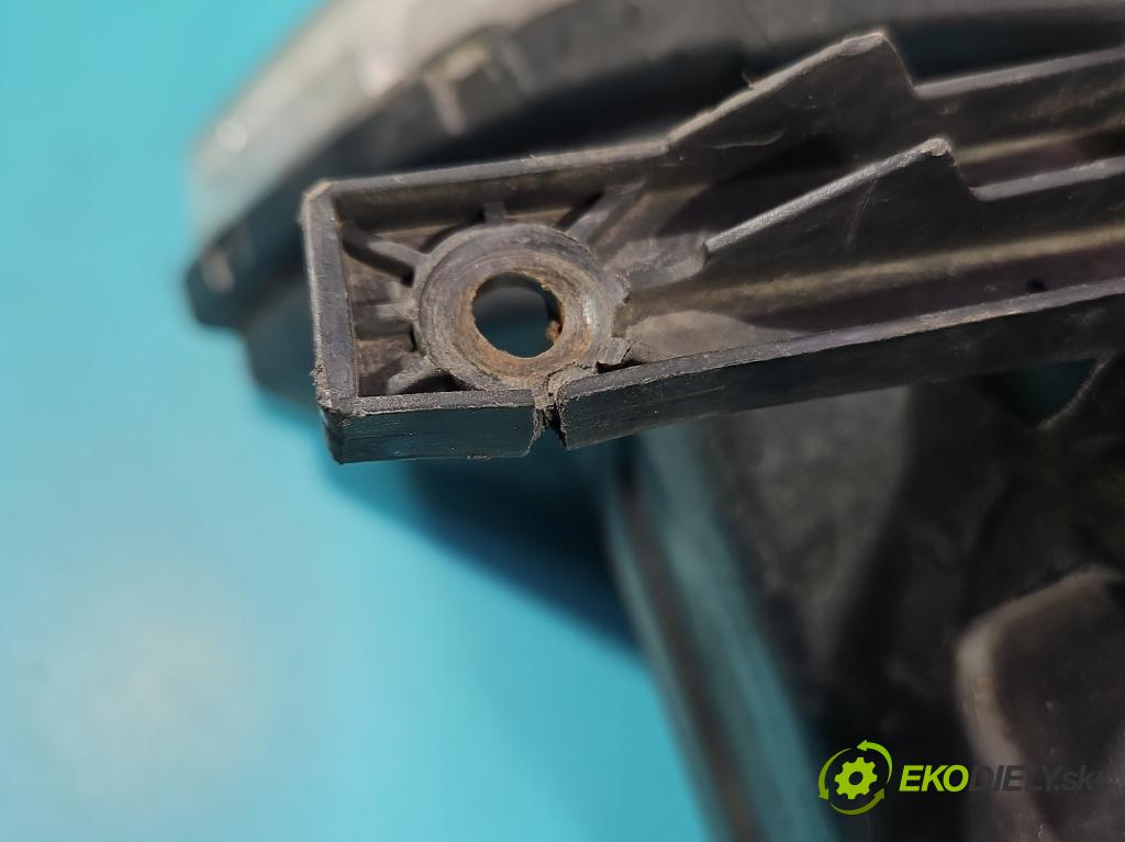 Kia Carnival II 2005-2014 2.9 CRDi 185 HP manual 136 kW 2902 cm3 5- Reflektor: pravý  (Svetlo predné pravé)