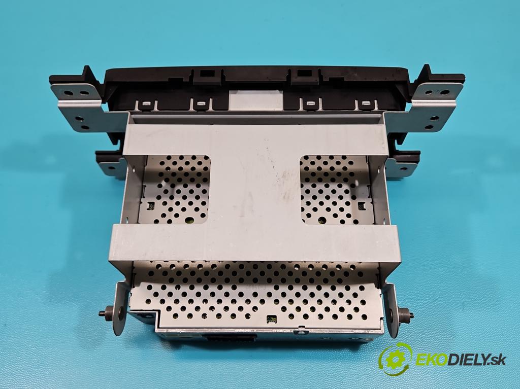 Suzuki Grand Vitara II 2005-2014 2.0 16V 140 HP manual 103 kW 1995 cm3 5- Radio originál