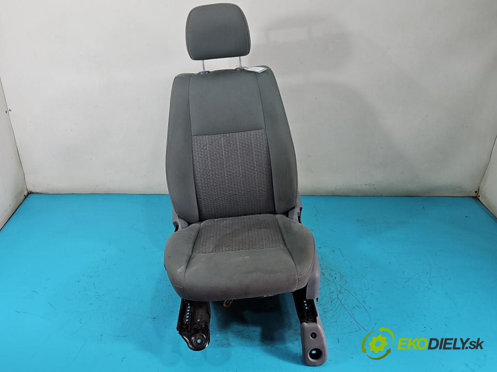 Jeep Grand cherokee WK 2004-2010 3.7 V6 211KM automatic 155 kW 3701 cm3 5- Sedačka ľavý  (Sedadlo)