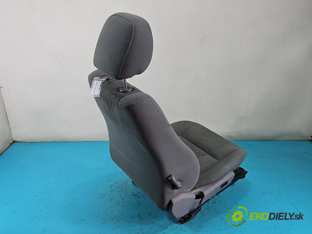 Jeep Grand cherokee WK 2004-2010 3.7 V6 211KM automatic 155 kW 3701 cm3 5- Sedačka ľavý  (Sedadlo)