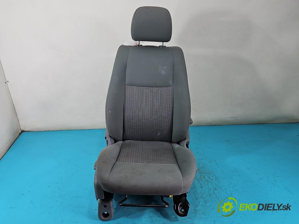 Jeep Grand cherokee WK 2004-2010 3.7 V6 211KM automatic 155 kW 3701 cm3 5- Sedačka pravý  (Sedadlo)