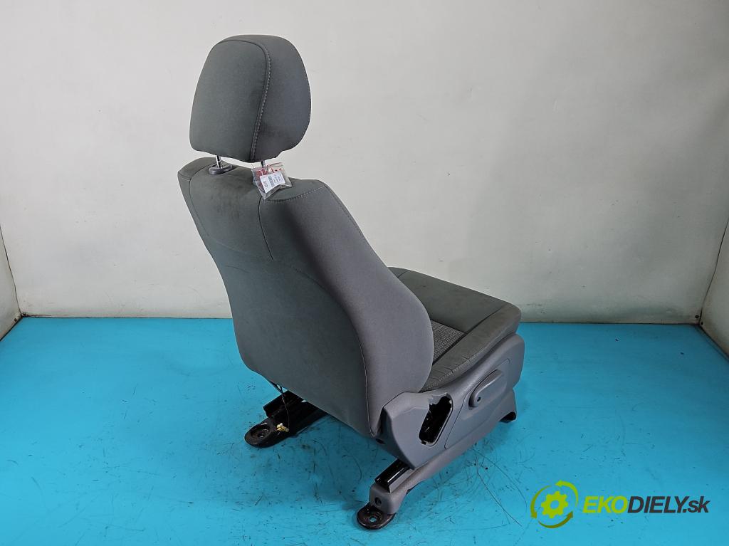 Jeep Grand cherokee WK 2004-2010 3.7 V6 211KM automatic 155 kW 3701 cm3 5- Sedačka pravý  (Sedadlo)