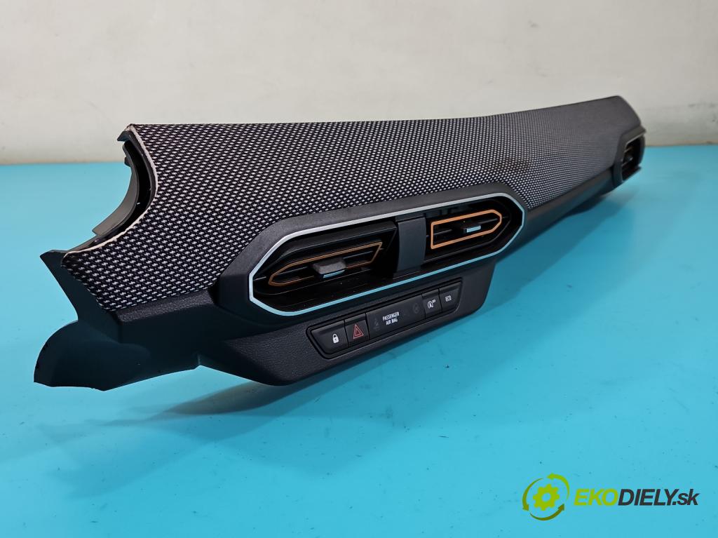 Dacia Sandero III 2020- 1.0 Tce 91 KM manual 67 kW 999 cm3 5- Mřížka: kúrenia stredová 683101161R (Mriežka kúrenia (fukár))