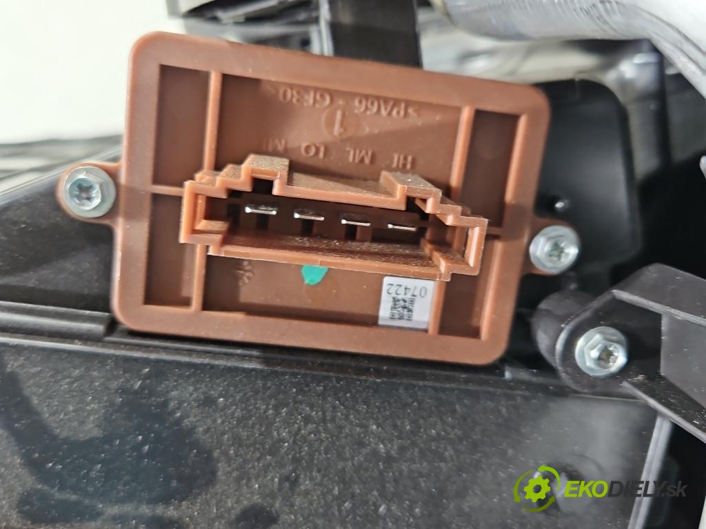 Dacia Sandero III 2020- 1.0 Tce 91KM manual 67 kW 999 cm3 5- radiátor  (Radiátory topení)