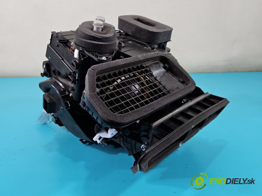 Dacia Sandero III 2020- 1.0 Tce 91KM manual 67 kW 999 cm3 5- radiátor  (Radiátory topení)