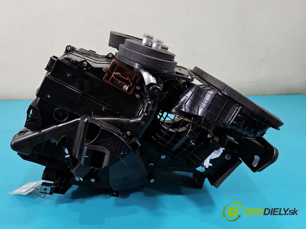 Dacia Sandero III 2020- 1.0 Tce 91KM manual 67 kW 999 cm3 5- radiátor  (Radiátory topení)