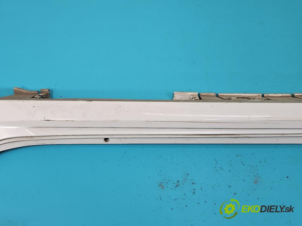 Toyota Corolla E21 2019- 1.8 16V 98 hp automatic 72 kW 1798 cm3 4- lišta práh: levé  (Prahová lišta)