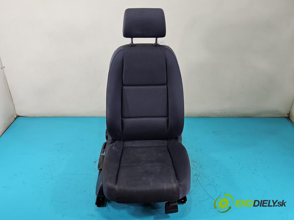Audi A4 B6 2000-2004 2.0 20V (ALT) 131 HP automatic 96 kW 1984 cm3 4- Sedačka pravý  (Sedadlo)