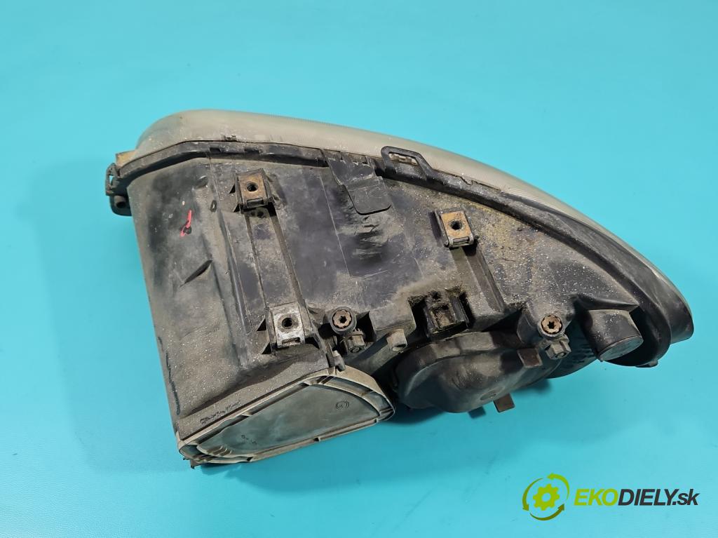 Chrysler Voyager IV 2000-2007 2.5 crdi 143 HP manual 105 kW 2499 cm3 5- Reflektor: pravý  (Svetlo predné pravé)