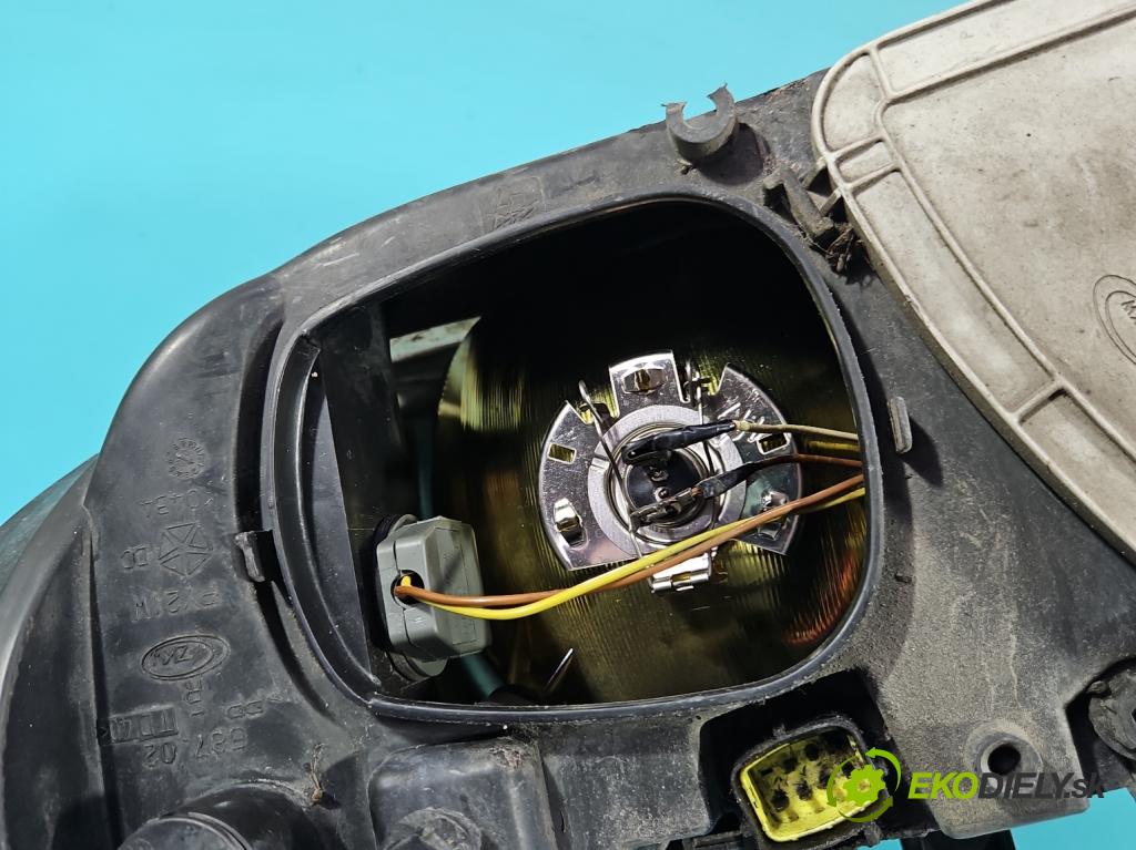 Chrysler Voyager IV 2000-2007 2.5 crdi 143 HP manual 105 kW 2499 cm3 5- Reflektor: pravý  (Svetlo predné pravé)