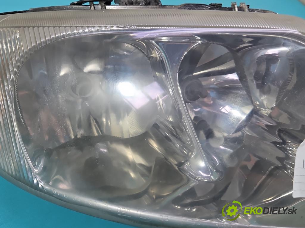 Chrysler Voyager IV 2000-2007 2.5 crdi 143 HP manual 105 kW 2499 cm3 5- Reflektor: pravý  (Svetlo predné pravé)