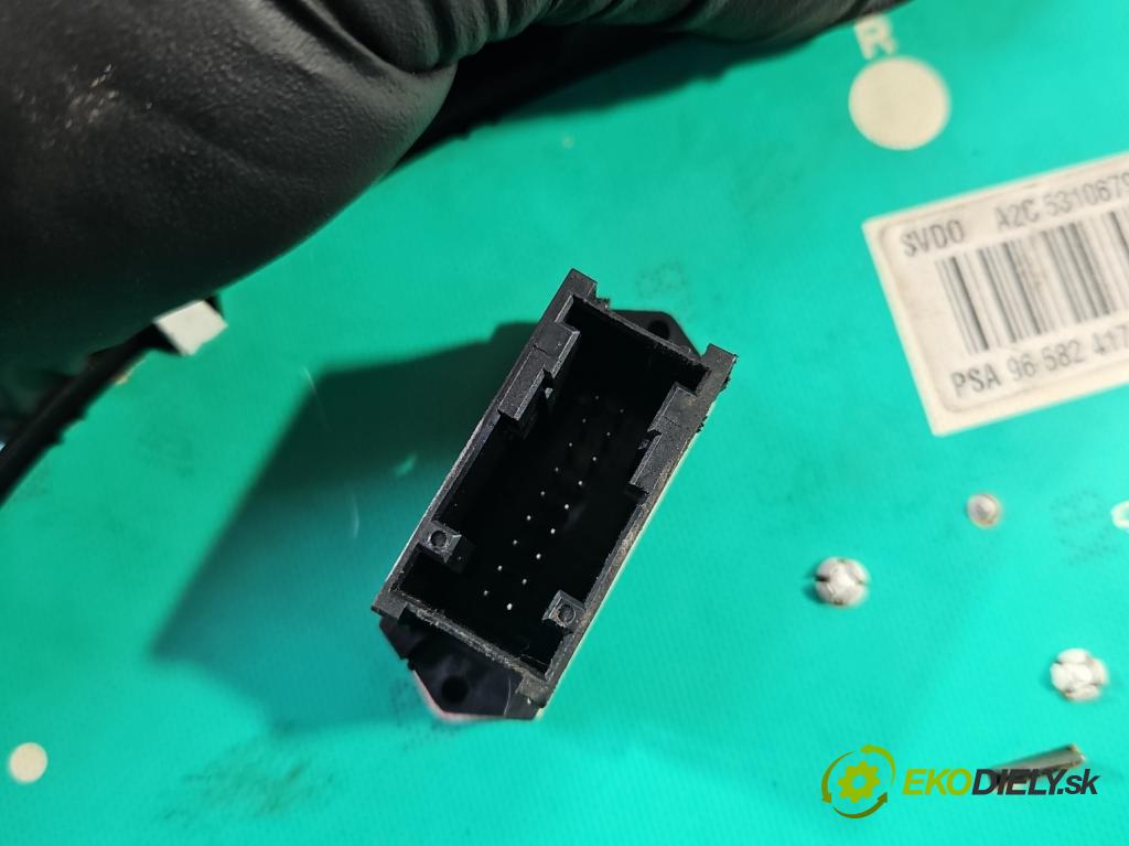 Peugeot 1007 1.4 hdi 68 HP manual 50 kW 1398 cm3 3- prístrojovka/ budíky A2C53106799 (Prístrojová doska)