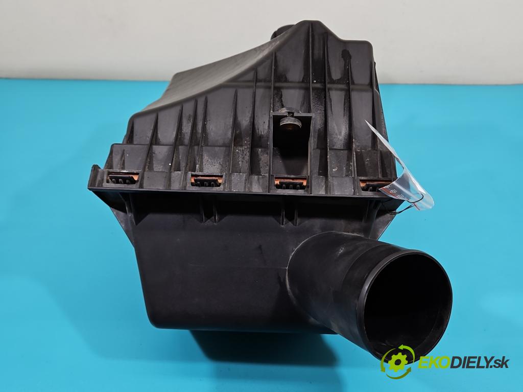Jeep Grand cherokee WK 2004-2010 3.7 V6 211KM automatic 155 kW 3701 cm3 5- obal filtra vzduchu 53013804AC (Obal filtra vzduchu)