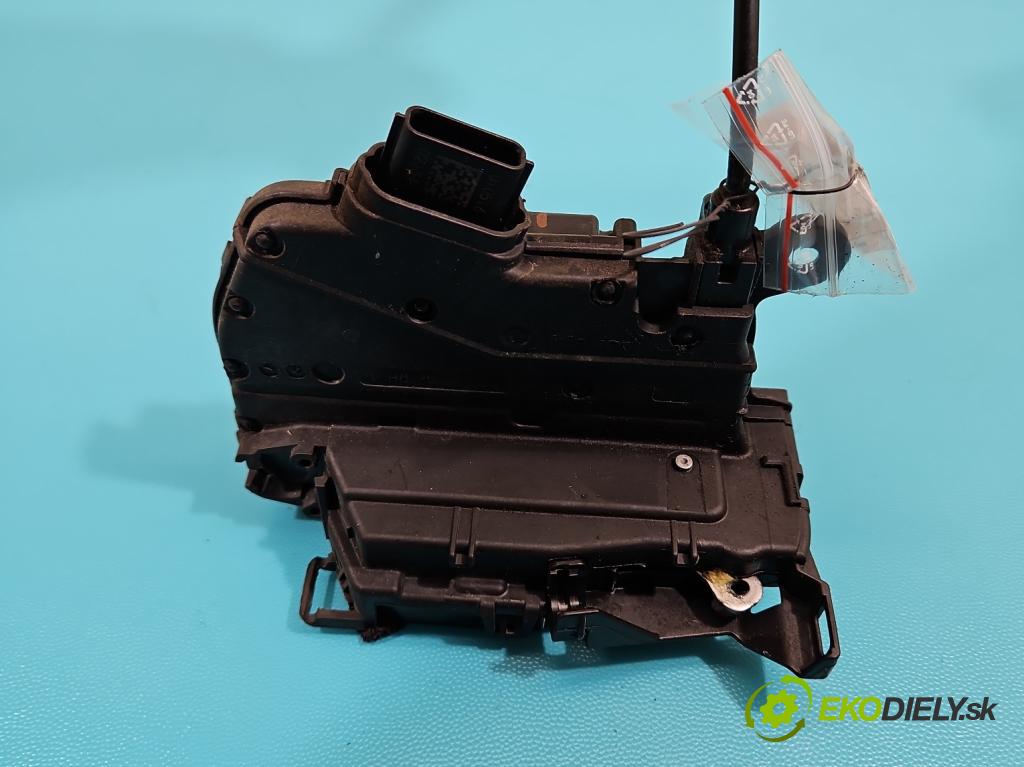 Renault Clio IV 2012-2020 1.1 16V 75 hp manual 55 kW 1149 cm3 5- zámek zadní pravý 825002104R