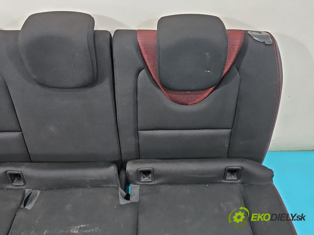Renault Clio IV 2012-2020 1.1 16V 75 HP manual 55 kW 1149 cm3 5- Pohovka: zadné  (Sedadlo)