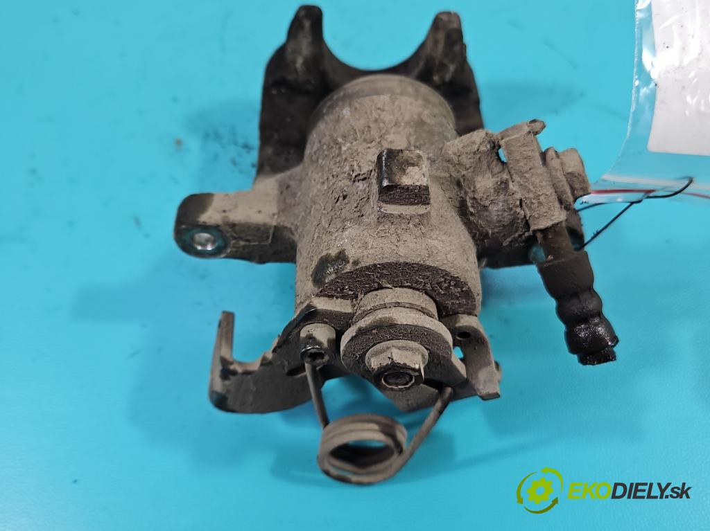 Audi A4 B6 2000-2004 2.0 20V (ALT) 131 HP automatic 96 kW 1984 cm3 4- brzdič zadné pravý  (Kľučka dverí ostatné)
