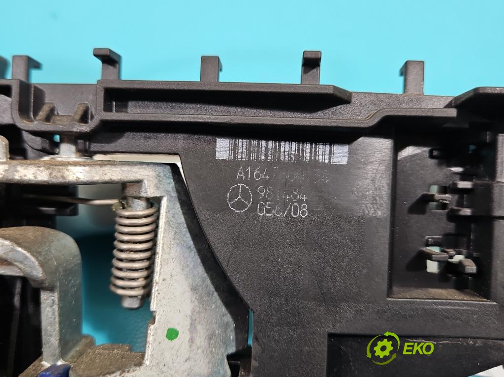 Mercedes ML W164 2005-2011 3.0 cdi (642940) 224hp automatic 165 kW 2987 cm3 5- rukoväť predné ľavé mimo: A1647600134 (Kľučka dverí vonkajšia predná ľavá)