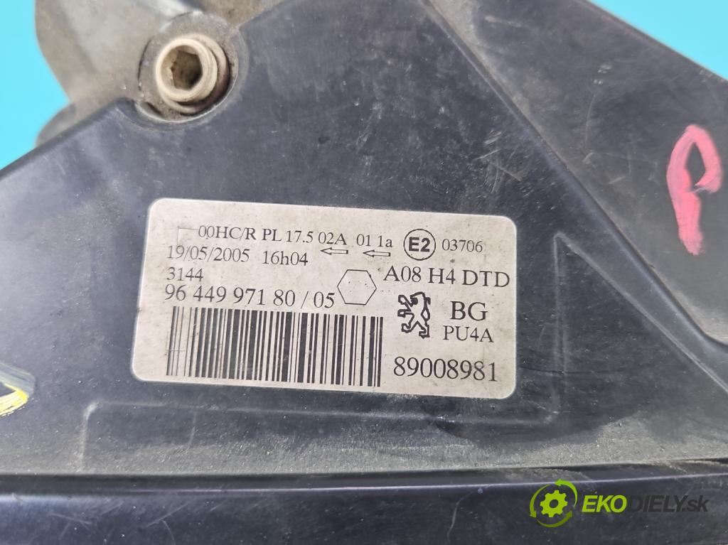 Peugeot 1007 1.4 hdi 68 HP manual 50 kW 1398 cm3 3- Reflektor: pravý 9644997180 (Svetlo predné pravé)