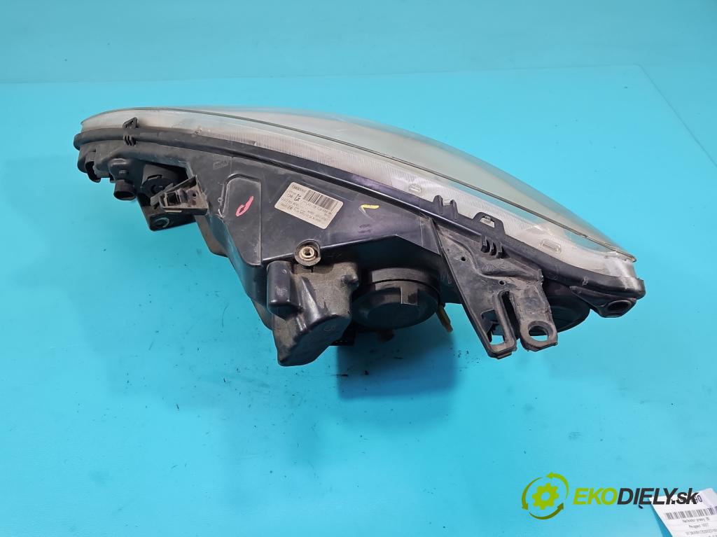 Peugeot 1007 1.4 hdi 68 HP manual 50 kW 1398 cm3 3- Reflektor: pravý 9644997180 (Svetlo predné pravé)