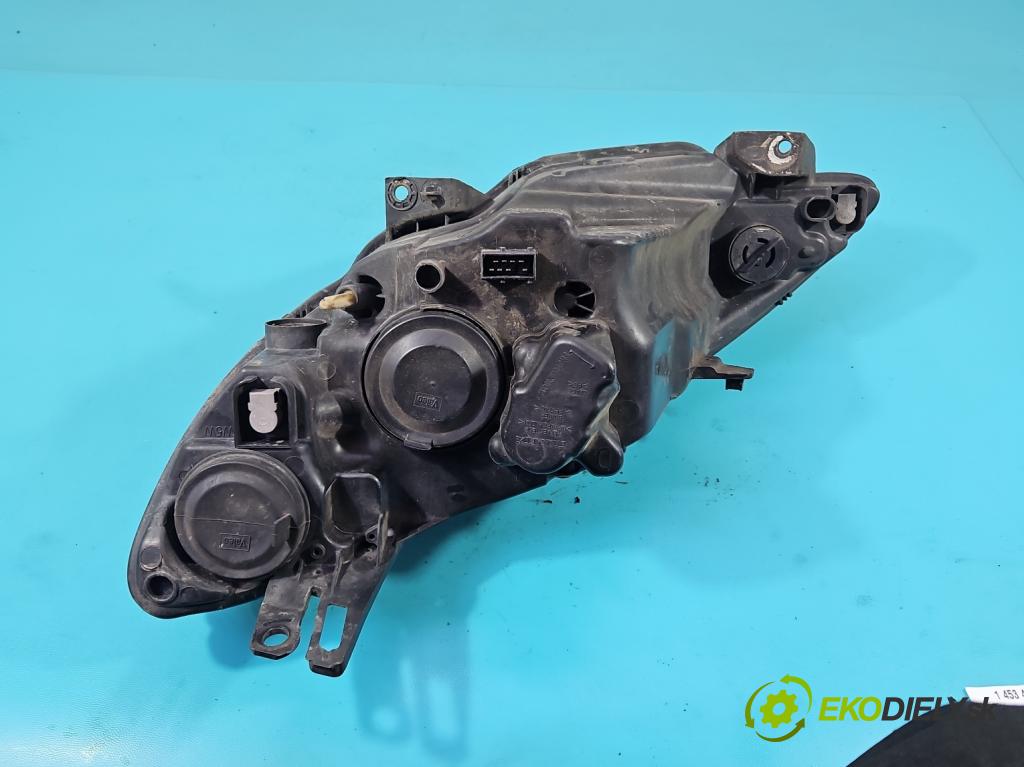 Peugeot 1007 1.4 hdi 68 HP manual 50 kW 1398 cm3 3- Reflektor: pravý 9644997180 (Svetlo predné pravé)