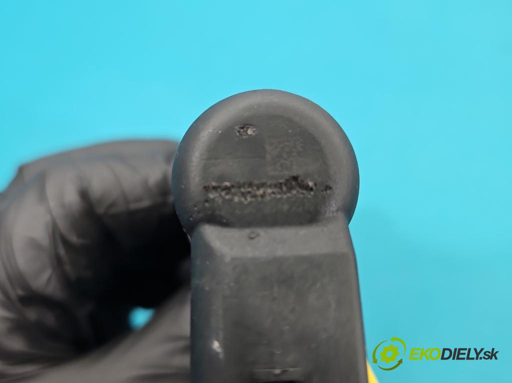 Peugeot 1007 1.4 hdi 68 HP manual 50 kW 1398 cm3 3- vstrek 9655304880 (Vstrekovač paliva)